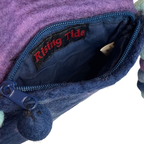 Rising Tide hand felted bag 100% sheep wool purple and blue felt shoulder strap - Picture 6 of 9